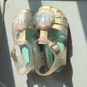 Mini Melissa size 8 seashell sandals